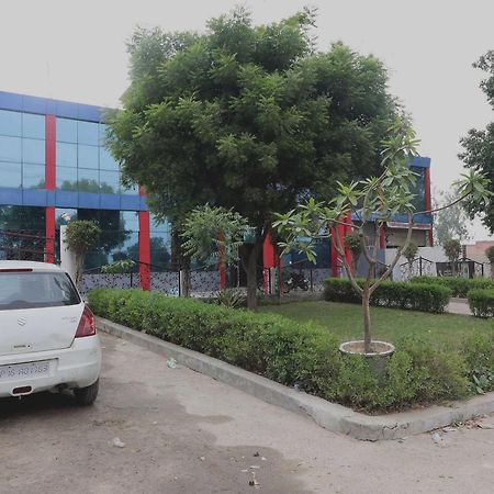 Hotel O Mulaqat Dadri Buitenkant foto